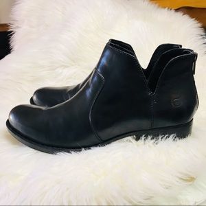 Born Kerri Style Black Leather Bootie Size 10